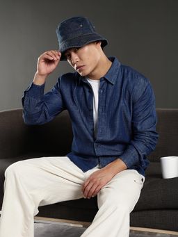 Eszett - Men Blue Denim Solid Casual Shirt