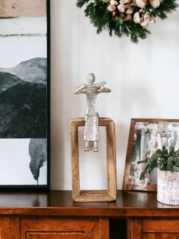 Manor House - The People Musician Playing Violin Sculpture 13 Inches Tall