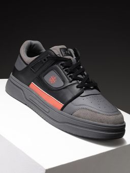CULT - Men Aerolite Sneakers Black
