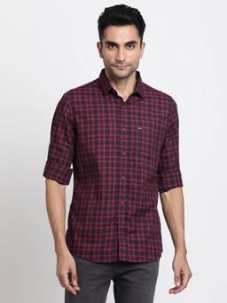 Turtle - Men Cotton Slim Fit Magenta Checkered Casual Shirt
