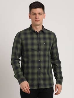 Turtle - Men Cotton Slim Fit Dark Green Checkered Casual Shirt