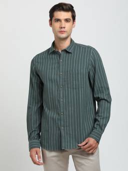 Turtle - Men Cotton Slim Fit Dark Green Casual Shirt