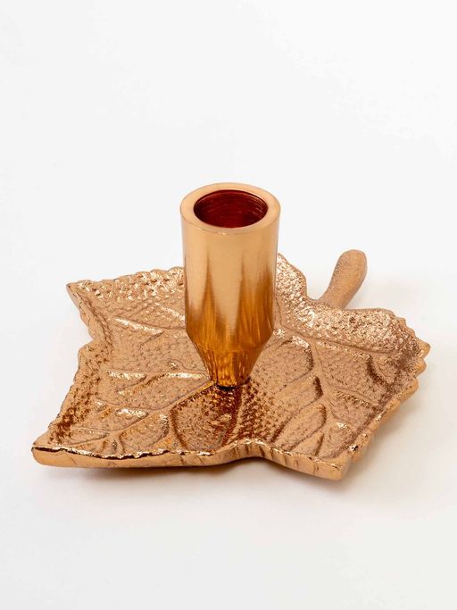 Kaniry Artise of Novelty Maple Candle Holder