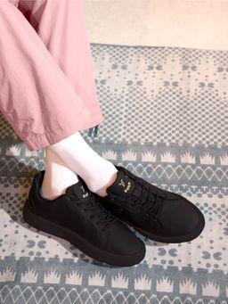 Yoho - Women Blinc Hands Free Sneakers