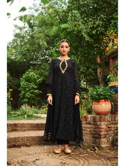Almaari By Pooja - Chanderi Fabric Black Anarkali with Inner, Pant and Dupatta (Set of 4)