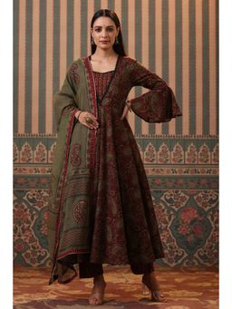 Rain & Rainbow - Women Maroon Paisley Anarkali Kurta with Trouser and Dupatta (Set of 3)
