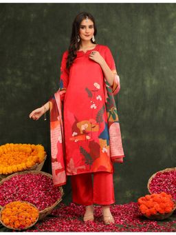 Bani Women - Red Floral Printed Kurta with Pant and Dupatta