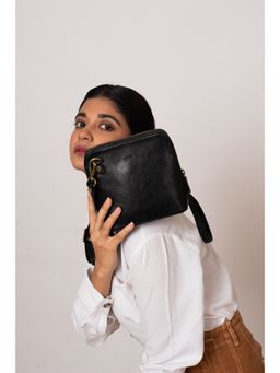 Miri - Black Hand Crafted Venice Sling Bag