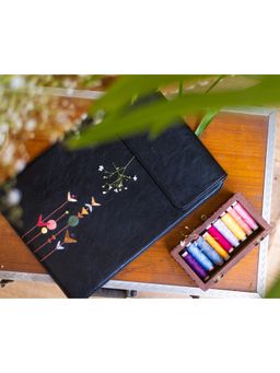 Miri - Black Hand Embroidered Metallic Triangle Bloom Laptop Sleeve (13/14)