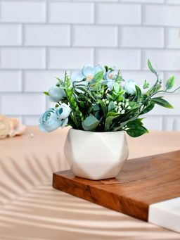 Tayhaa - Faux Blue Flowers In A Diamond Pattern Planter