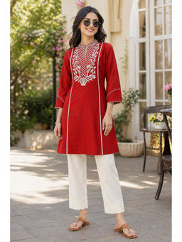 Nayam by lakshita - Floral Sequinned Kurta and Pants (Set of 2)