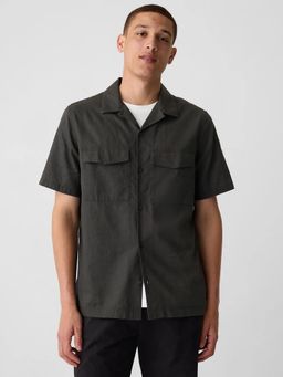 GAP - Camp Collar Solid Double-Pocket Shirt