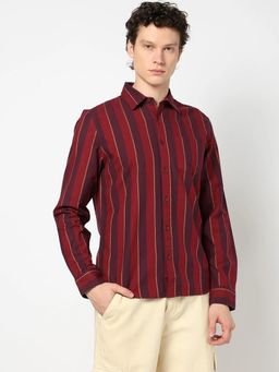 GAP - Vertical Striped Spread Collar Shirt