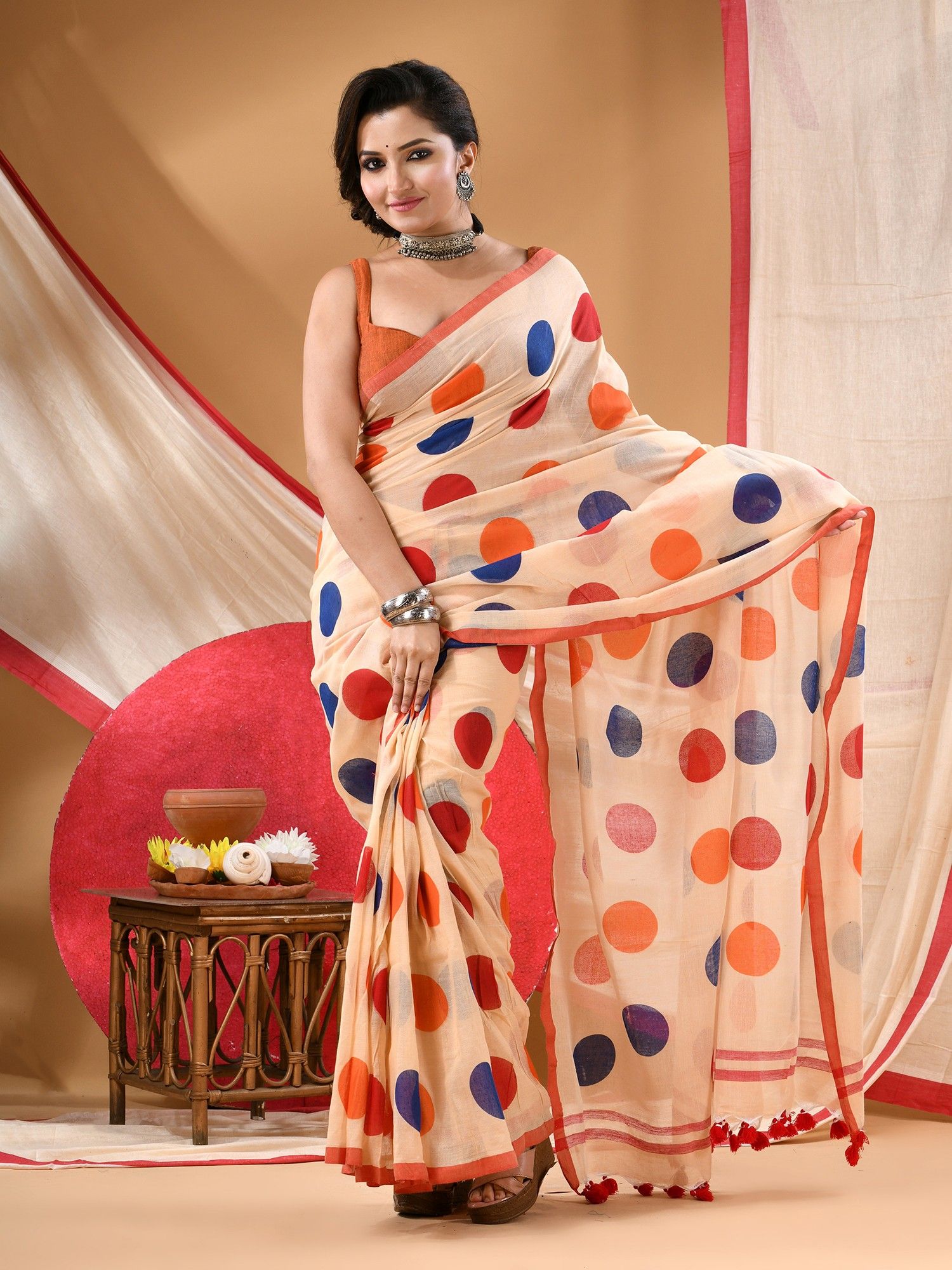 desh bidesh Women Beige Cotton Polka Dots Saree Without Blouse-picture-15