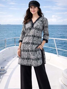 Shaily - Women Grey Floral Kurta with Pant (Set of 2)