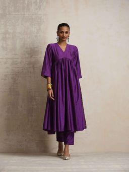 trueBrowns - Purple Silk Solid Flared Kurta with Pant (Set of 2)
