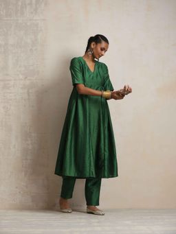 trueBrowns - Dark Green Silk Solid Anarkali Flared Kurta with Pant (Set of 2)