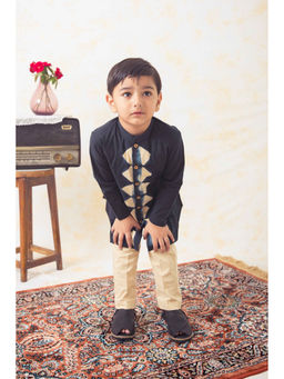 TIBER TABER - Boys Printed Kurta Black (Set of 2)
