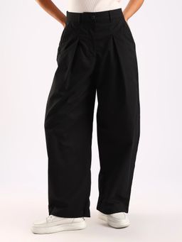 Calvin Klein - Wide Fit Solid Mid Rise Trousers