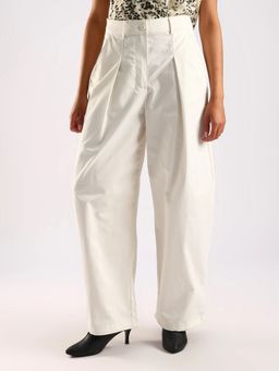 Calvin Klein - Wide Fit Solid Mid Rise Trouser