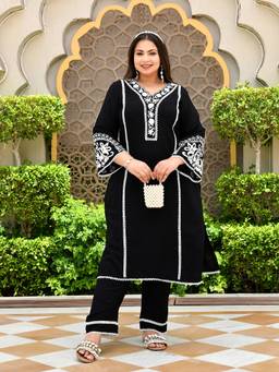 Desi Noor - Plus Size Black Rayon Aari Embroidered Kurta with Pant