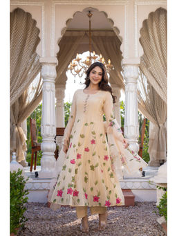 WOOMN - Women Chanderi Floral Beige Kurta with Pant and Dupatta