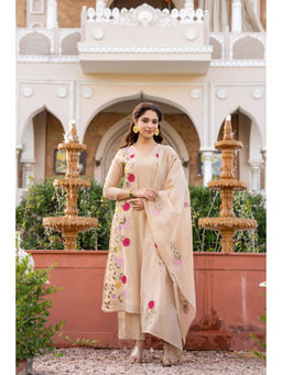 WOOMN - Women Chanderi Embroidered Beige Kurta with Pant and Dupatta