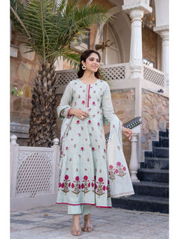 WOOMN - Women Pure Cotton Floral Green Kurta with Pant and Dupatta