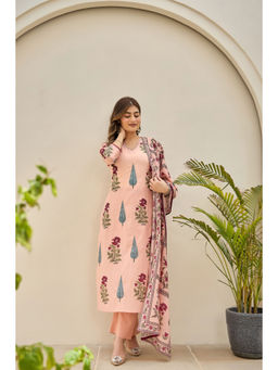 WOOMN - Women Pure Cotton Floral Peach Kurta with Pant and Dupatta