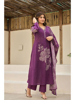 WOOMN - Women Pure Cotton Floral Purple Kurta with Pant and Dupatta