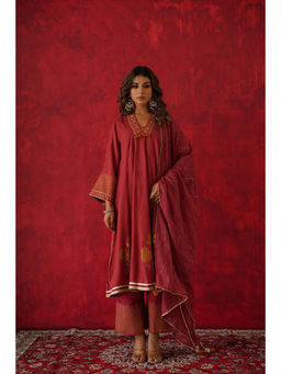 GANGA GRACE - Women Art Silk Floral Maroon Kurta with Pant and Dupatta
