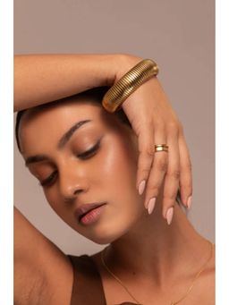 AURA STUDIO - 18K Gold Plated Single Layer Coiled Bangle