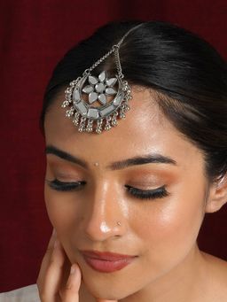 Teejh - Anuradha Mangtika