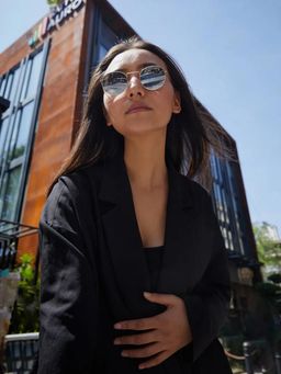 Haute Sauce - Women Tinted Black Lens Oversized Sunglasses