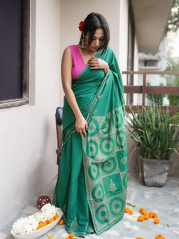 Moora - Women Green Mulmul Printed Saree with Unstitched Blouse