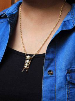 BeAbhika - Enticing Pearl Necklace