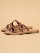 Tan color option, Currently selected