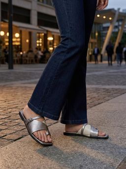 Chaal Chalan - Women Silver One Toe Flats