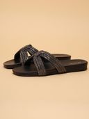 Black color option, Currently selected