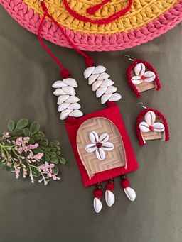 Digital Dress Room - Soop/Shell Design Red Necklace with Earrings Set