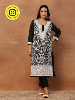 House of Chikankari - Kasmira Aari woollen Straight Kurta with Pant and Dupatta (Set of 3)