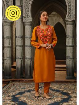 House of Chikankari - Kasmira Aari woollen Straight Kurta with Pant (Set of 2)