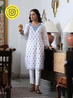 House of Chikankari - HOC Crafts Embroidered Woven Long Kurta