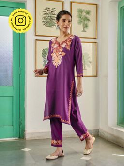 House of Chikankari - Crafts Women Purple Aari Embroidered Cotton Kurta with Pant (Set of 2)