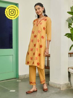 House of Chikankari - Crafts Women Yellow Aari Embroidered Cotton Kurta with Pant (Set of 2)