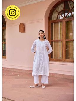 House of Chikankari - White Cotton Chikankari Solid Women's Long Kurta