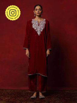 House of Chikankari - Maroon Hoc Velvet Tilla Embroidered Solid Women's 2 Pc Phiran Set