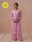 Pink color option, Currently selected