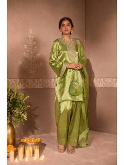 HOUSE OF SHRUSHA - Green Farsi Salwar and Kurta with Dupatta and Potali