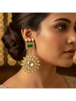 Malaiyyo - Emerald Frame Floral Drop Earrings